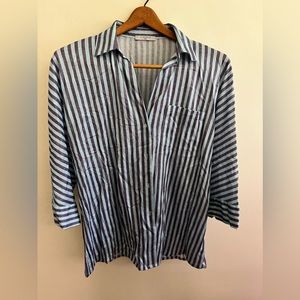 Size 44 100 percent cotton shirt with buttons and sleeves